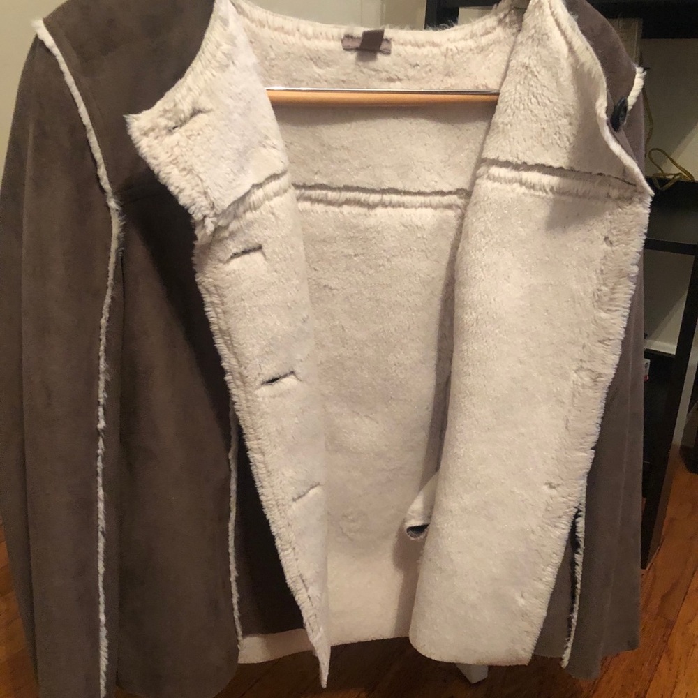Elegant Shearling Type Jacket - image 2